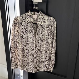 Cinq à Sept Monochrome Snakeskin Top